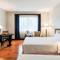 Отель Zenith Sukhumvit (ex. Hampton Inn)