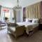 Отель Plaza Athenee