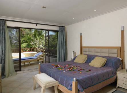 Отель Diani Reef