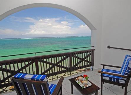 Отель Voyager Beach Resort