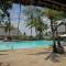 Отель Voyager Beach Resort