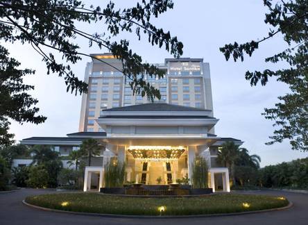Отель Hotel Santika Premiere Slipi