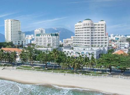 Отель Sunrise Nha Trang Beach Hotel & Spa