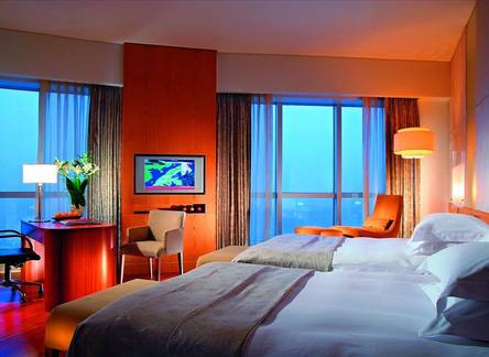 Отель Swissotel Krasnye Holmy