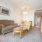 Отель Linden Suites