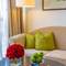Отель Discovery Suites