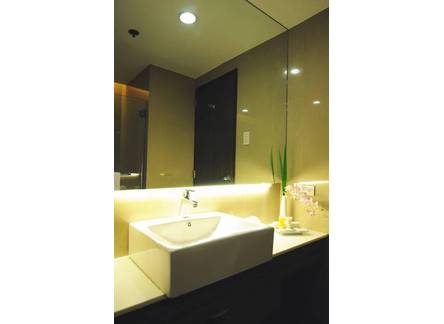 Отель Imperial Palace Suites
