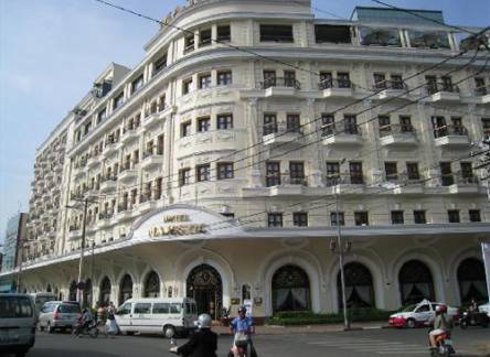 Отель Hotel Majestic Saigon