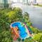 Отель Royal Orchid Sheraton Hotel & Towers