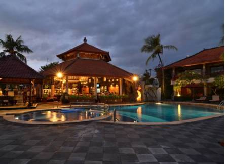 Отель Natour Kuta Beach