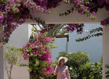 Отель AGAPI BEACH RESORT