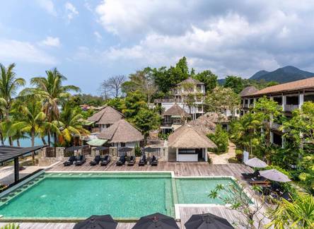 Отель Aana Resort & Spa