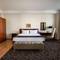 Отель Benefit Plaza Congress Hotel