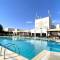 Отель Golden Tulip Nizwa