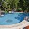 Отель Beach Club Pinara