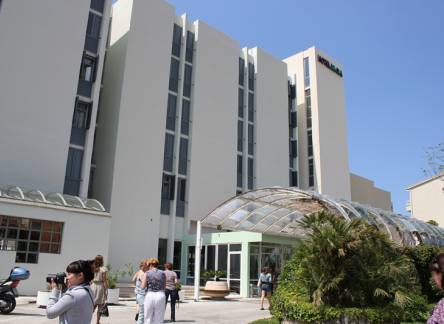 Отель Bluesun Hotel Alga