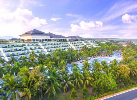 Отель Sea Links Beach Hotel