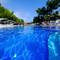 Отель Senza Garden Holiday Club