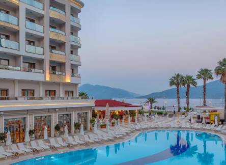 Отель Golden Rock Beach