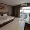 Отель Issara Patong Beach Hote