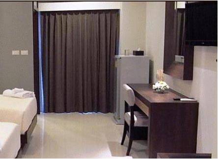 Отель April Suites