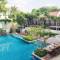 Отель Woodlands Suites Serviced Resideces