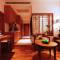 Отель Woodlands Suites Serviced Resideces