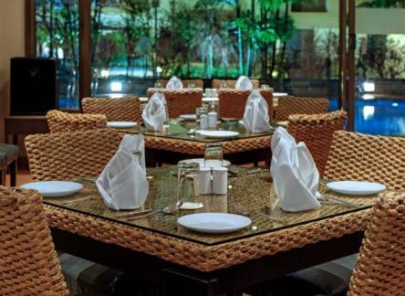 Отель Sandalwood Hotel & Retreat