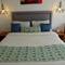 Отель Longuinhos Beach Resort