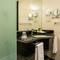 Отель Royal Grand Suite Hotel