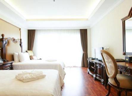 Отель Miracle Suite