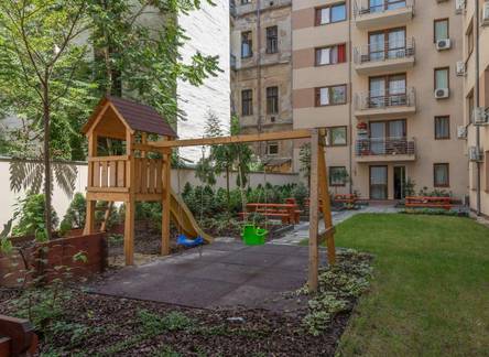 Отель Corvin Plaza Apartments & Suites
