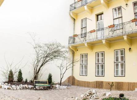 Отель Central Hotel 21