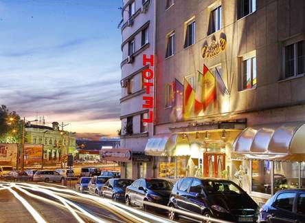 Отель Queen's Astoria Design Hotel