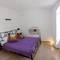 Отель Stylish Theatre Apartments 