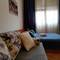 Отель Apartments Lovretski Dvori 