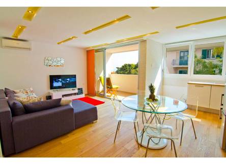 Отель Sandy Beach Apartments 