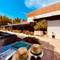 Отель Zlatni Rat Beach Hotel 