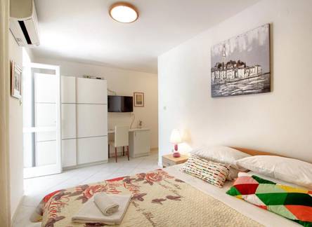 Отель Apartments Nine Slano 