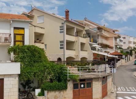Отель Apartments Molo Mare 