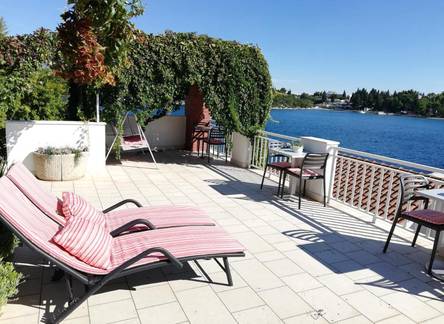 Отель Shell Bay Apartments 