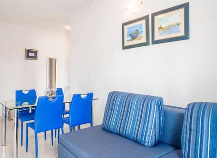 Отель Apartments Nikolina 