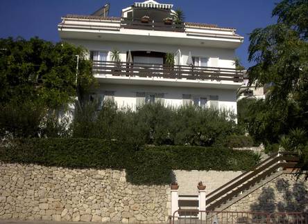 Отель Apartments Antoana 