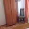 Отель Seaview Apartments 