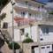 Отель Apartments Saric 