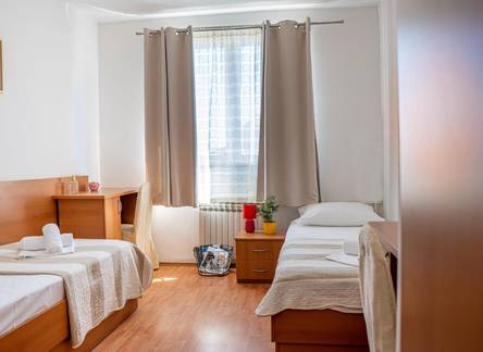 Отель Omladinski Hostel 