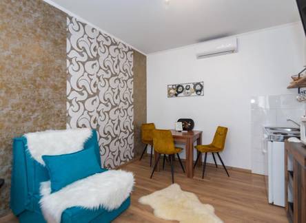 Отель Matic Apartments 
