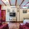 Отель Emperor's Suites 