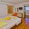 Отель Apartmani Ivusic 