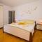 Отель Apartmani Ivusic 